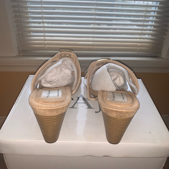 VALENCI - Picture 4 of 8